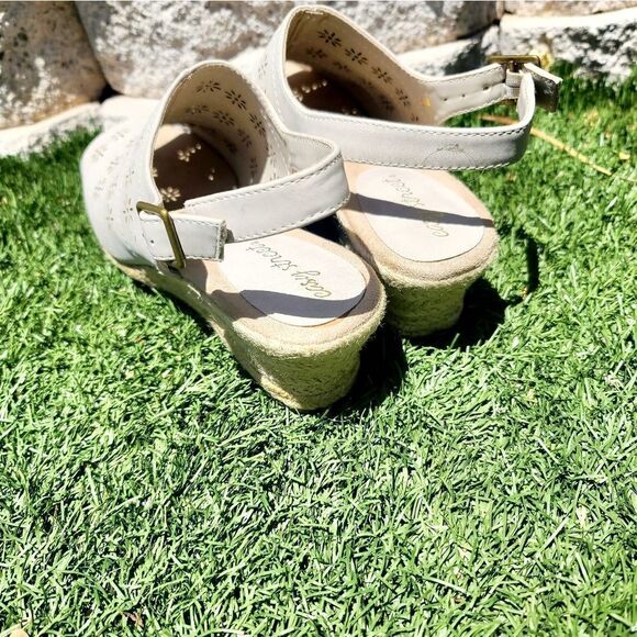 Women's Easy Street daisy wedge heel sandals - Picture 12 of 14